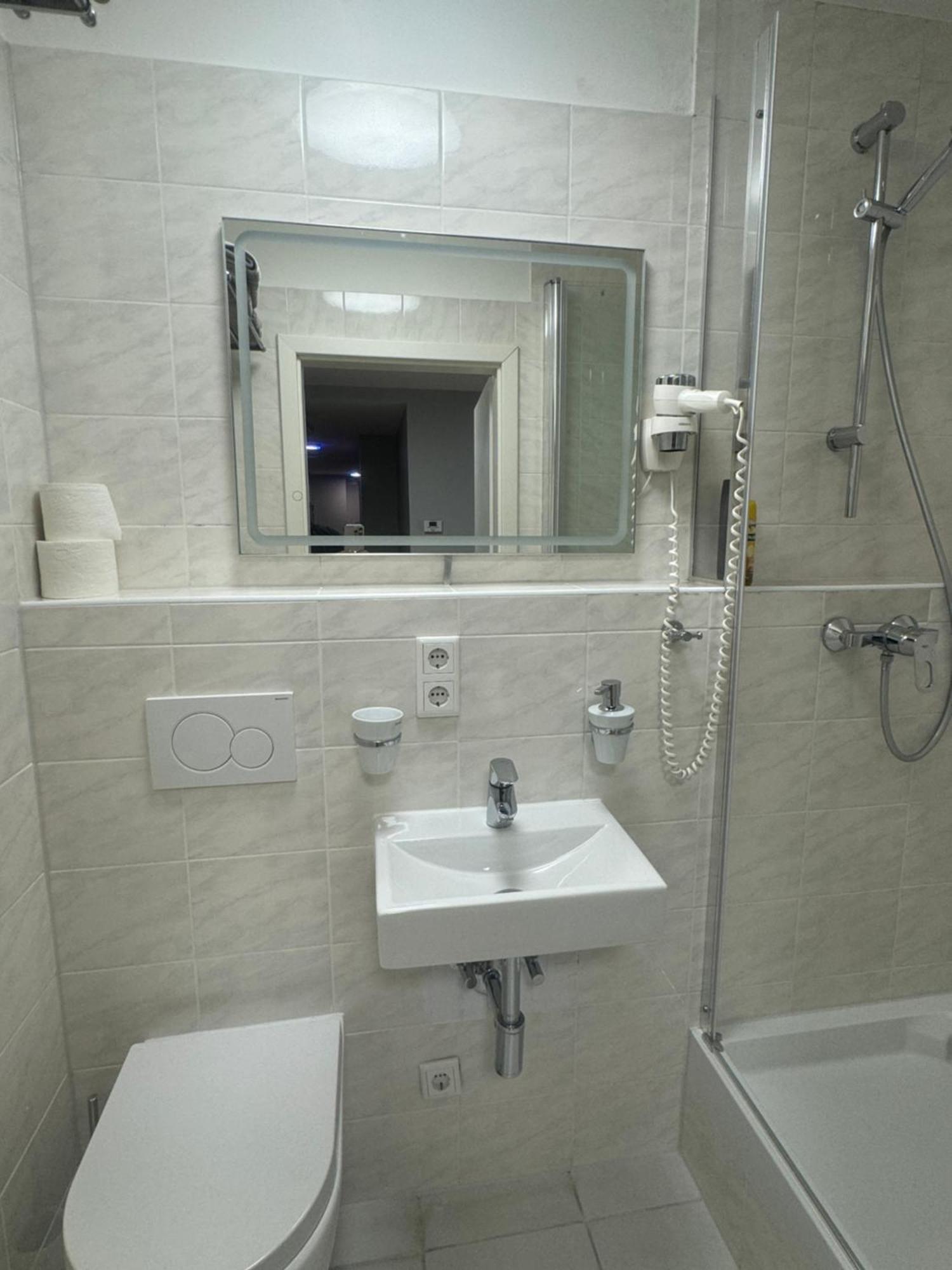 Studio Apartment Am Hauptbahnhof N2 Нюрнберг Екстериор снимка